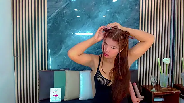 Snapshot of Isalombardi chatting on 11, 2, 2025 Isalombardi online show from 11, 2, 2025