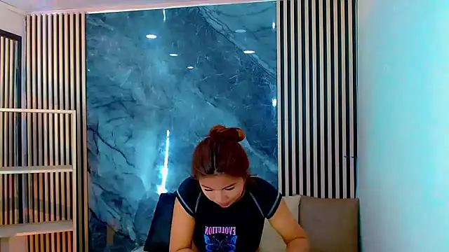 Snapshot of Isalombardi chatting on 4, 10, 2025 Isalombardi online show from 4, 10, 2025