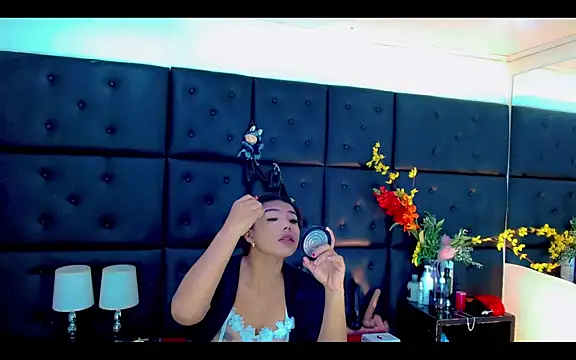 Snapshot of Isalombardi chatting on 7, 4, 2026 Isalombardi online show from 7, 4, 2026