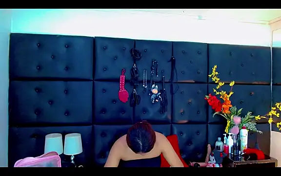 Snapshot of Isalombardi chatting on 8, 4, 2026 Isalombardi online show from 8, 4, 2026