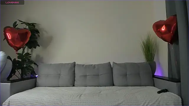 Snapshot of NicoleLuv chatting on 19, 2, 2025 NicoleLuv online show from 19, 2, 2025