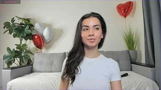 Snapshot of NicoleLuv chatting on 10, 3, 2025 NicoleLuv online show from 10, 3, 2025