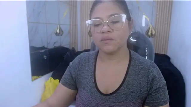 Snapshot of sexy_lady_0 chatting on 29, 10, 2025 sexy lady 0 online show from 29, 10, 2025