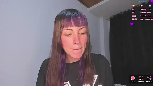 Snapshot of MiaGoth_ chatting on 13, 10, 2025 MiaGoth  online show from 13, 10, 2025