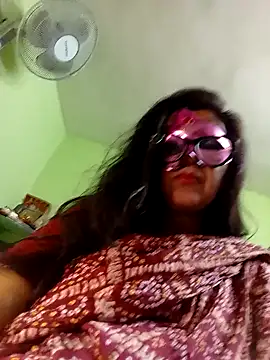 Snapshot of DesiMuffin chatting on 13, 2, 2025 DesiMuffin online show from 13, 2, 2025