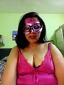 Snapshot of DesiMuffin chatting on 17, 2, 2025 DesiMuffin online show from 17, 2, 2025