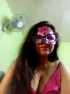 Snapshot of DesiMuffin chatting on 20, 2, 2025 DesiMuffin online show from 20, 2, 2025