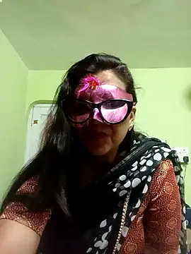 Snapshot of DesiMuffin chatting on 22, 2, 2025 DesiMuffin online show from 22, 2, 2025