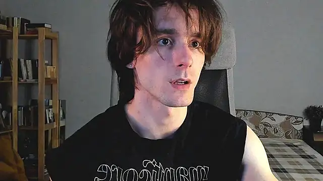 Snapshot of misterhult chatting on 6, 12, 2024 misterhult online show from 6, 12, 2024