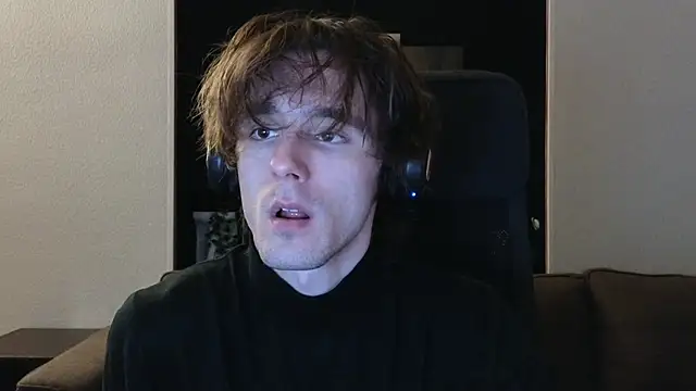 Snapshot of misterhult chatting on 10, 12, 2024 misterhult online show from 10, 12, 2024