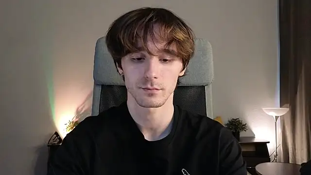 Snapshot of misterhult chatting on 3, 10, 2025 misterhult online show from 3, 10, 2025