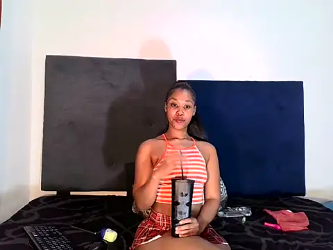 Snapshot of ReginaStar16 chatting on 19, 3, 2025 ReginaStar16 online show from 19, 3, 2025