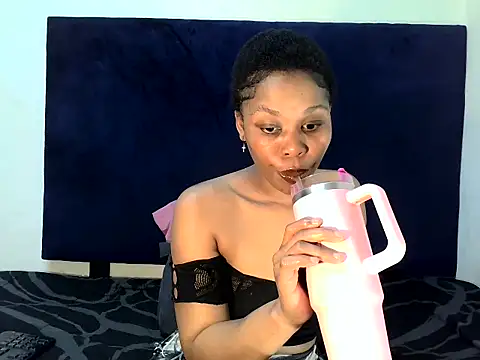 Snapshot of ReginaStar16 chatting on 17, 9, 2025 ReginaStar16 online show from 17, 9, 2025