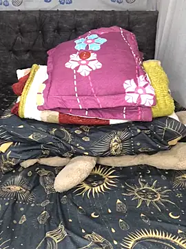 aisha-sajady online show from 4, 12, 2025