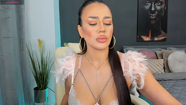 Snapshot of Sonia__Rey chatting on 31, 1, 2025 Sonia Rey online show from 31, 1, 2025