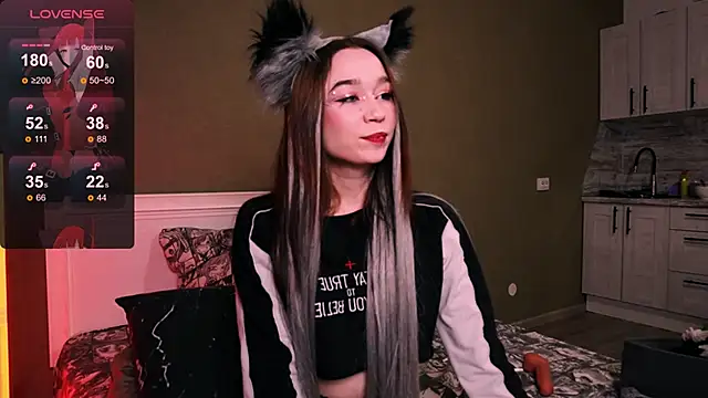 Snapshot of Kimiko__ chatting on 13, 10, 2025 Kimiko online show from 13, 10, 2025