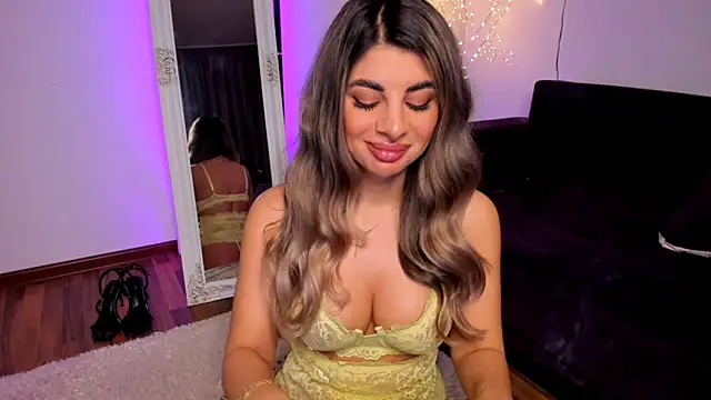 Snapshot of Queenofyouredreams chatting on 3, 4, 2026 Queenofyouredreams online show from 3, 4, 2026