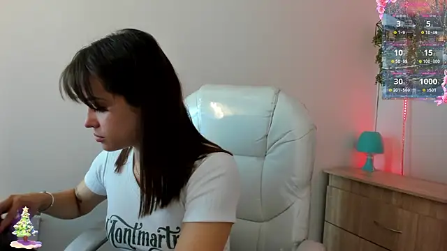 Snapshot of Laayla_fiire2 chatting on 3, 1, 2025 Laayla fiire2 online show from 3, 1, 2025
