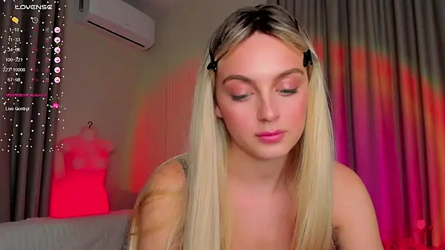 Snapshot of pretty_girlnextdoor chatting on 12, 9, 2025 pretty girlnextdoor online show from 12, 9, 2025