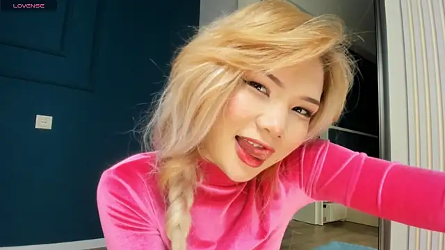 Snapshot of Xiao_Mei_ chatting on 12, 12, 2024 Xiao Mei online show from 12, 12, 2024
