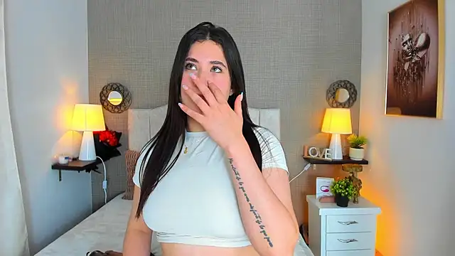 Snapshot of ValeryLovee chatting on 7, 7, 2026 ValeryLovee online show from 7, 7, 2026