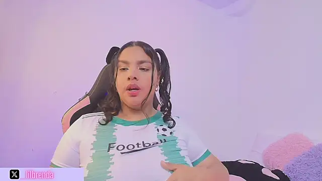 Snapshot of Brenda__gomez chatting on 22, 10, 2025 Brenda gomez online show from 22, 10, 2025