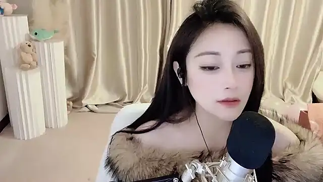 Daisy-77 online show from 2, 1, 2025