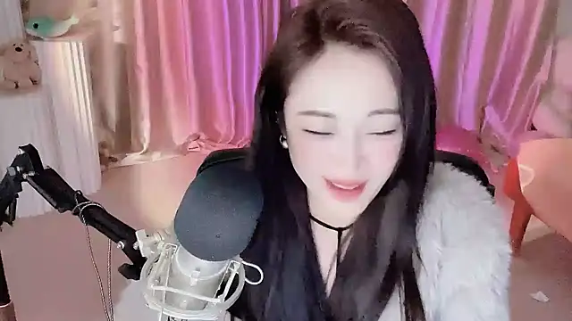 Daisy-77 online show from 10, 1, 2025