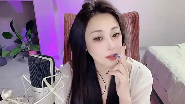 Daisy-77 online show from 18, 12, 2025