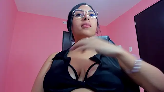 Snapshot of AlanaPetterson chatting on 14, 12, 2024 AlanaPetterson online show from 14, 12, 2024