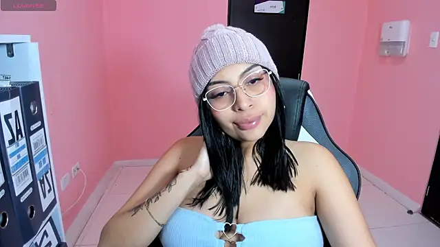 Snapshot of AlanaPetterson chatting on 28, 12, 2024 AlanaPetterson online show from 28, 12, 2024