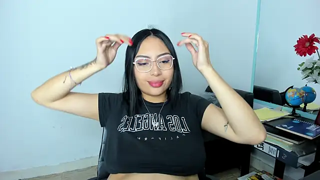 Snapshot of AlanaPetterson chatting on 31, 1, 2025 AlanaPetterson online show from 31, 1, 2025