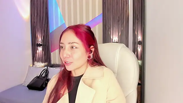 Snapshot of emily_layton chatting on 15, 11, 2025 emily layton online show from 15, 11, 2025