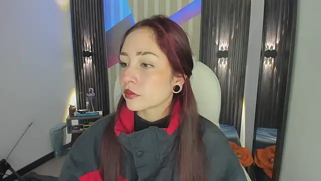 Snapshot of emily_layton chatting on 7, 1, 2026 emily layton online show from 7, 1, 2026