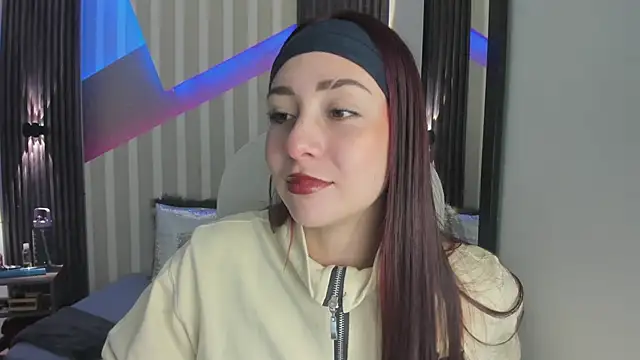 Snapshot of emily_layton chatting on 8, 1, 2026 emily layton online show from 8, 1, 2026