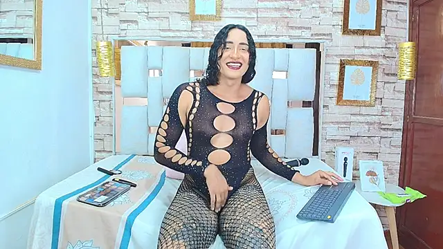 Snapshot of Alison_Chan_ chatting on 13, 5, 2026 Alison Chan online show from 13, 5, 2026