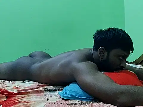 Snapshot of HunkyAriyan chatting on 14, 9, 2025 HunkyAriyan online show from 14, 9, 2025