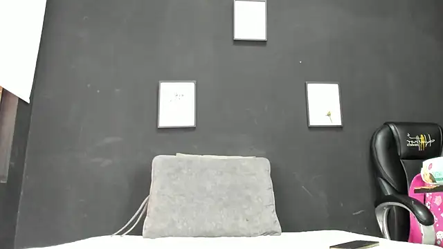 Snapshot of alondrabigtits chatting on 10, 2, 2026 alondrabigtits online show from 10, 2, 2026