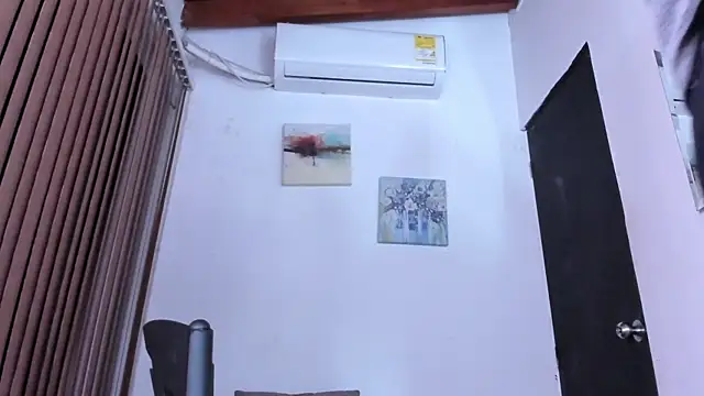 Snapshot of alondrabigtits chatting on 19, 3, 2026 alondrabigtits online show from 19, 3, 2026