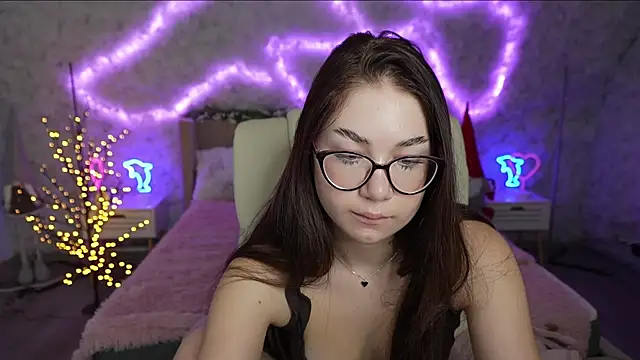 Sunny Sweety online show from 2, 2, 2025