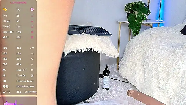 Snapshot of Alba_Olimpo chatting on 27, 6, 2026 Alba Olimpo online show from 27, 6, 2026