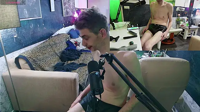 Snapshot of Doggyray44 chatting on 7, 12, 2024 Doggyray44 online show from 7, 12, 2024