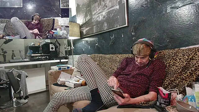 Snapshot of Doggyray44 chatting on 19, 2, 2025 Doggyray44 online show from 19, 2, 2025