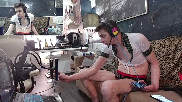 Snapshot of Doggyray44 chatting on 19, 2, 2025 Doggyray44 online show from 19, 2, 2025