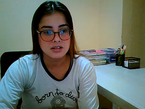 Snapshot of maliamiller chatting on 27, 9, 2025 maliamiller online show from 27, 9, 2025