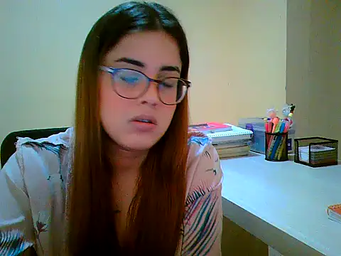 Snapshot of maliamiller chatting on 10, 10, 2025 maliamiller online show from 10, 10, 2025