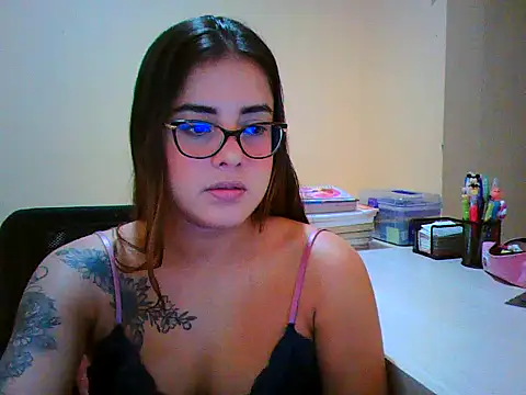 Snapshot of maliamiller chatting on 1, 3, 2026 maliamiller online show from 1, 3, 2026