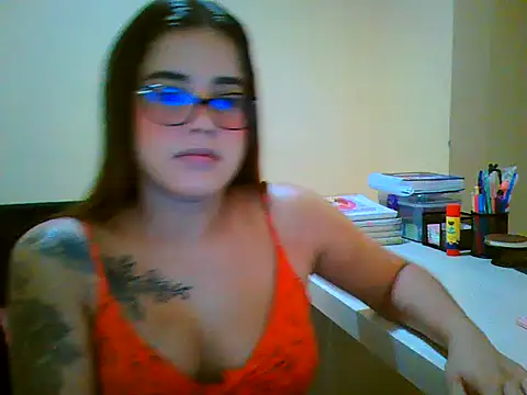 Snapshot of maliamiller chatting on 7, 3, 2026 maliamiller online show from 7, 3, 2026