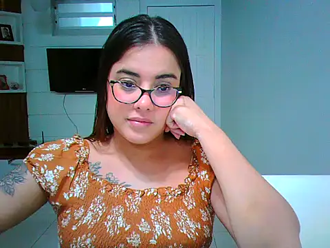 Snapshot of maliamiller chatting on 2, 4, 2026 maliamiller online show from 2, 4, 2026