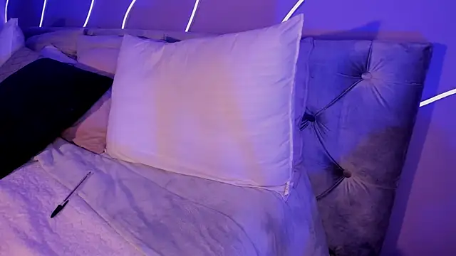 Evangeline bell online show from 16, 1, 2025